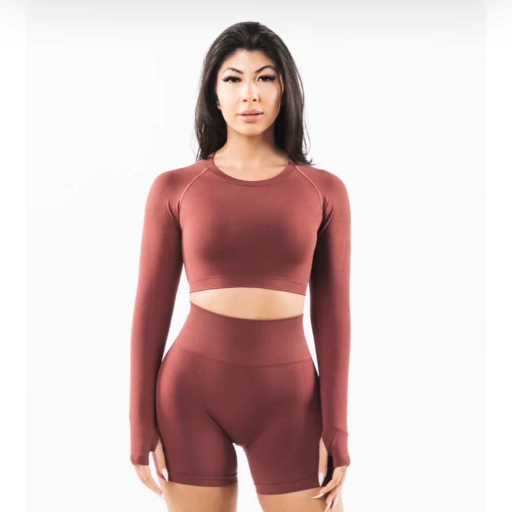 Like new Alphalete stratus crop in Autumn size M